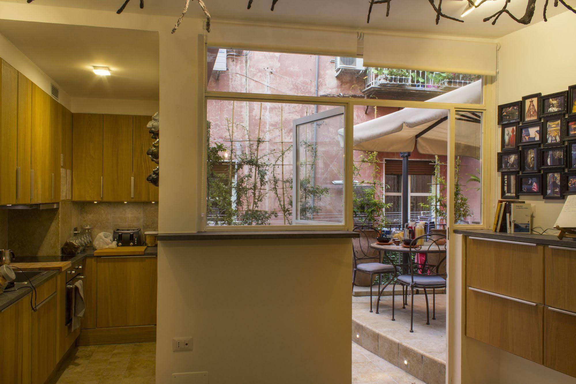 Casa Latina Bed and Breakfast Νάπολη Εξωτερικό φωτογραφία