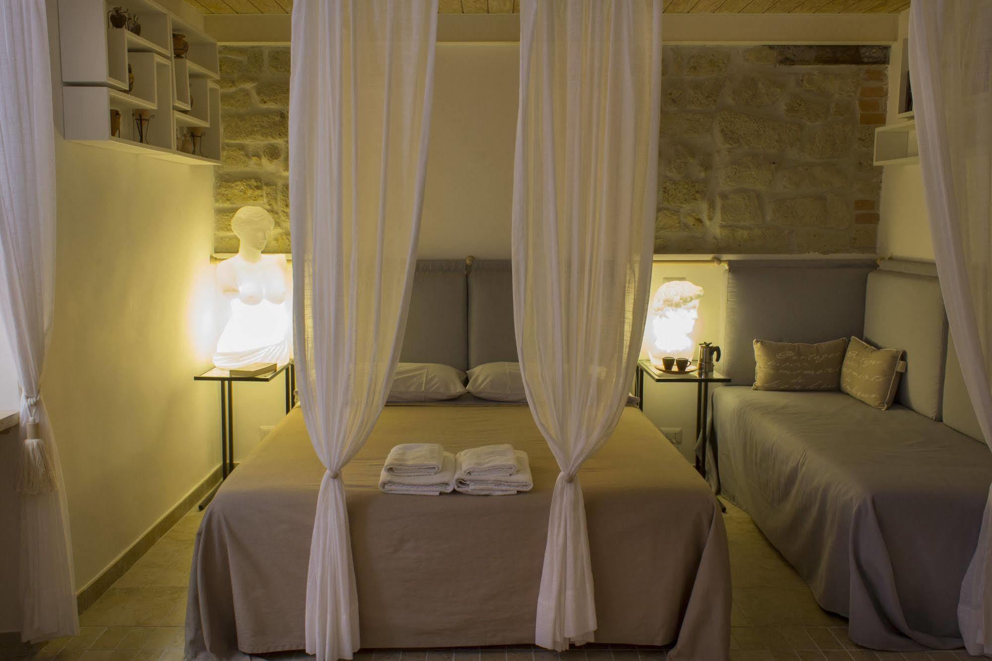 Casa Latina Bed and Breakfast Νάπολη Εξωτερικό φωτογραφία