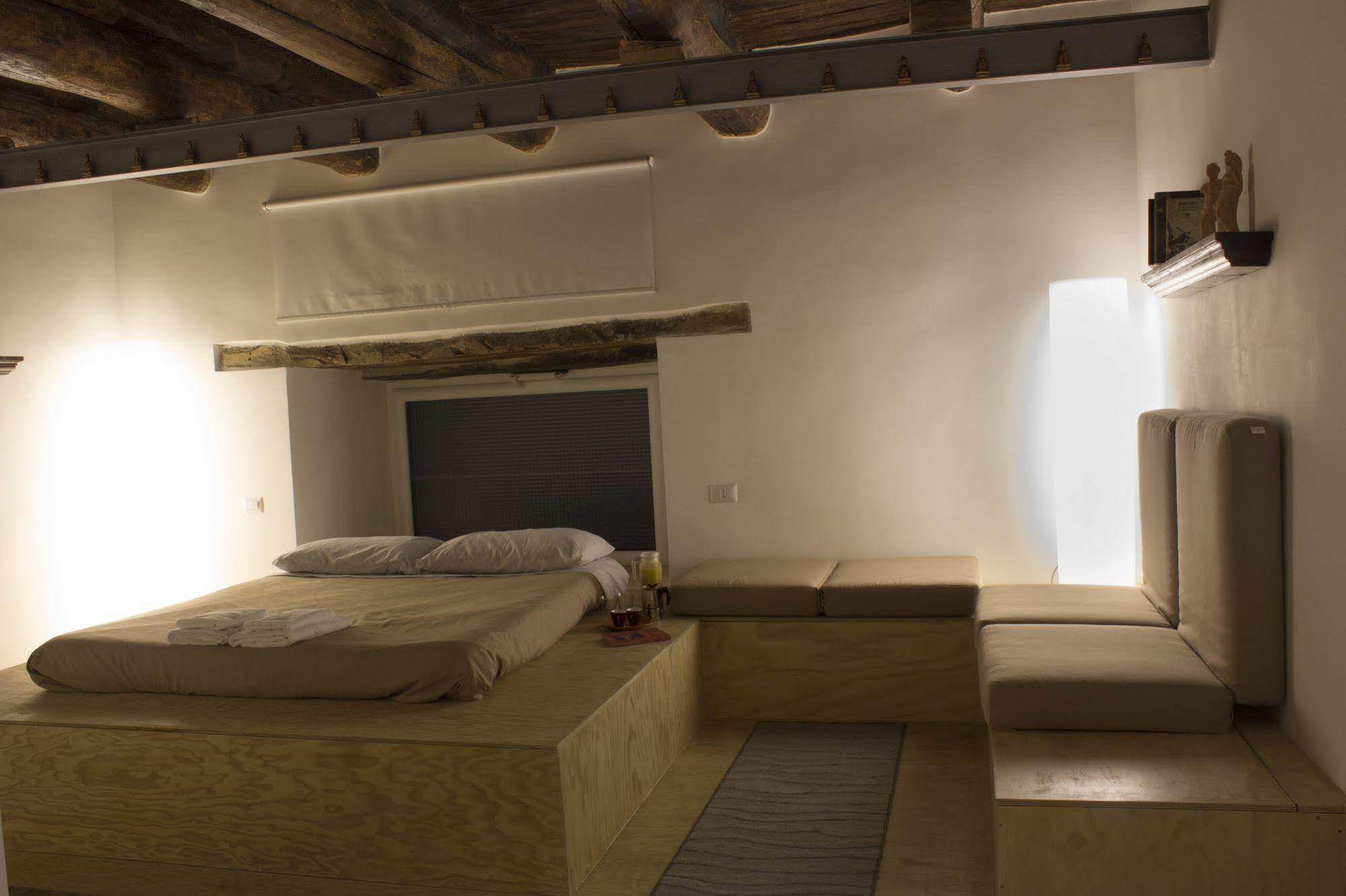 Casa Latina Bed and Breakfast Νάπολη Εξωτερικό φωτογραφία
